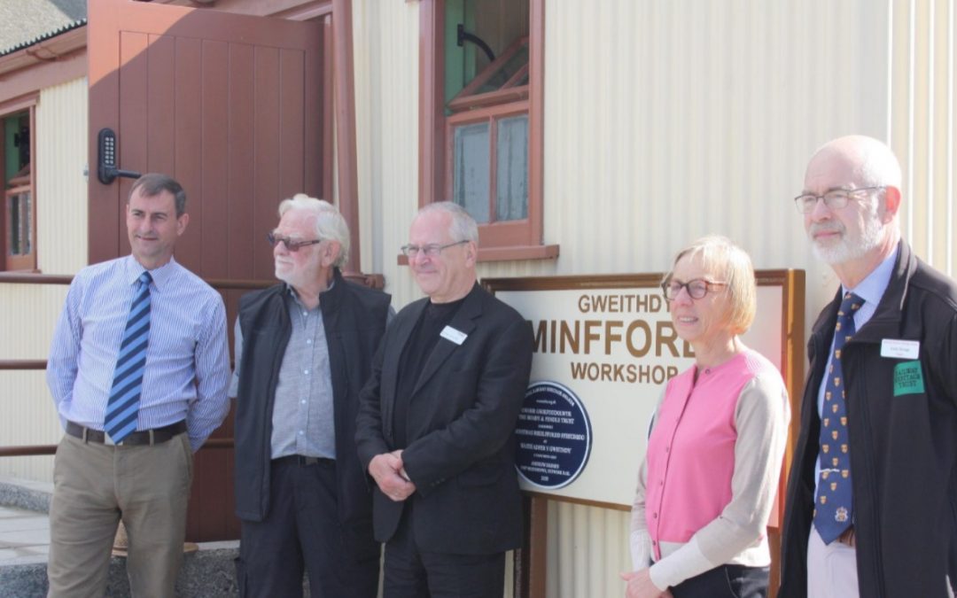 Tribute made to Ffestiniog volunteer as plaque at Minffordd unveiled